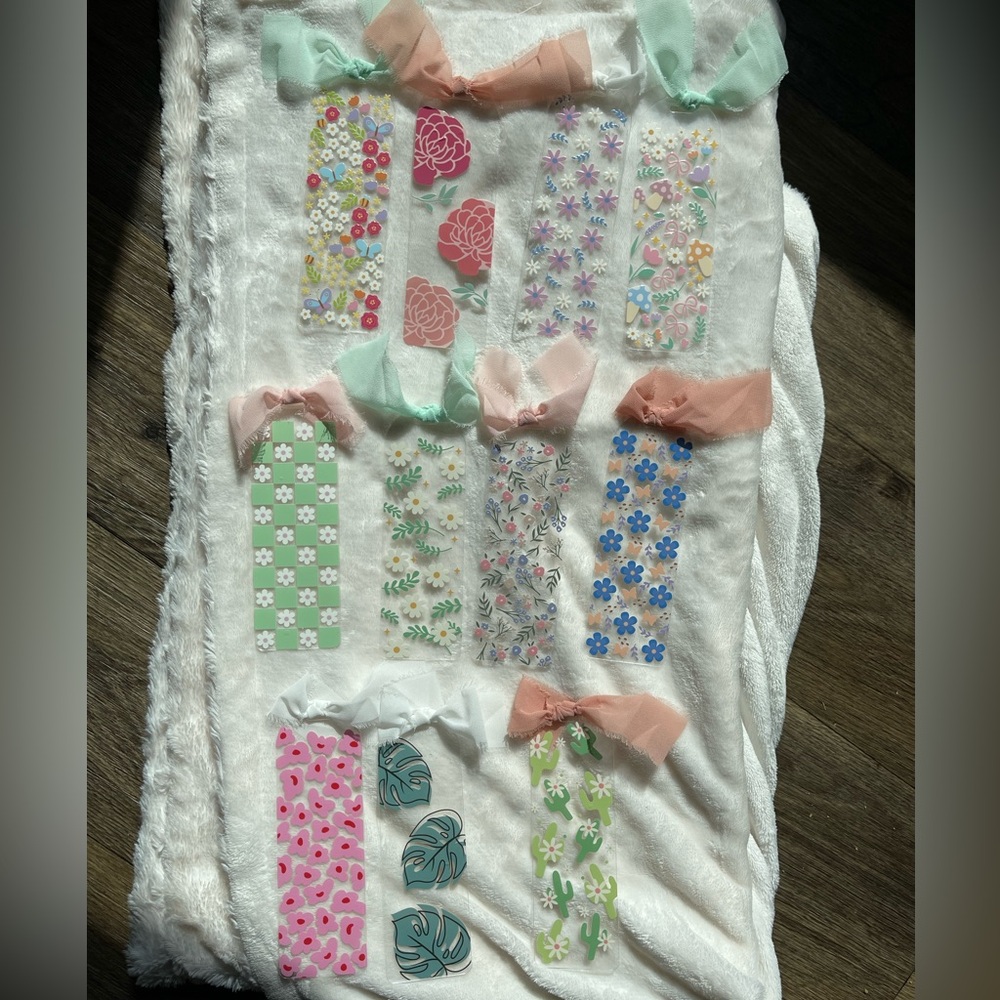 Floral Bookmark with Pink Ribbon - Picture 2 of 2